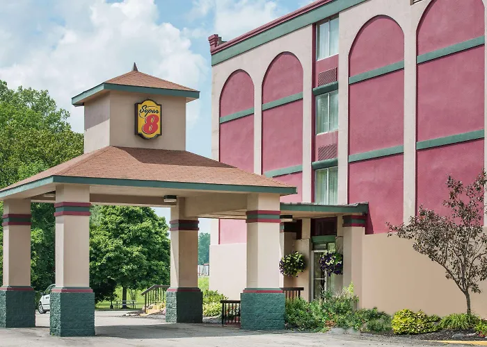 Super 8 By Wyndham Erie/I 90