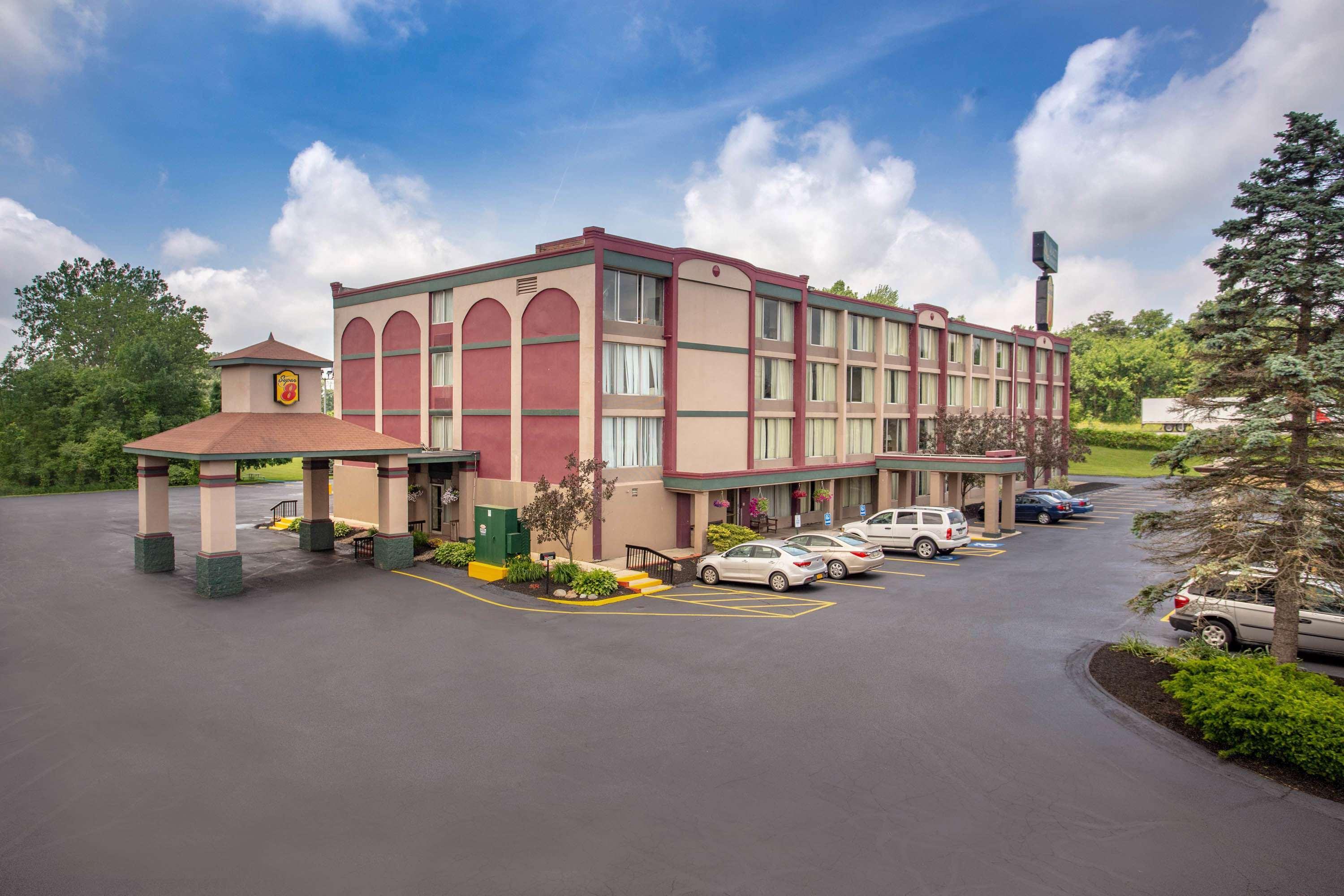 Super 8 By Wyndham Erie/i 90 2*