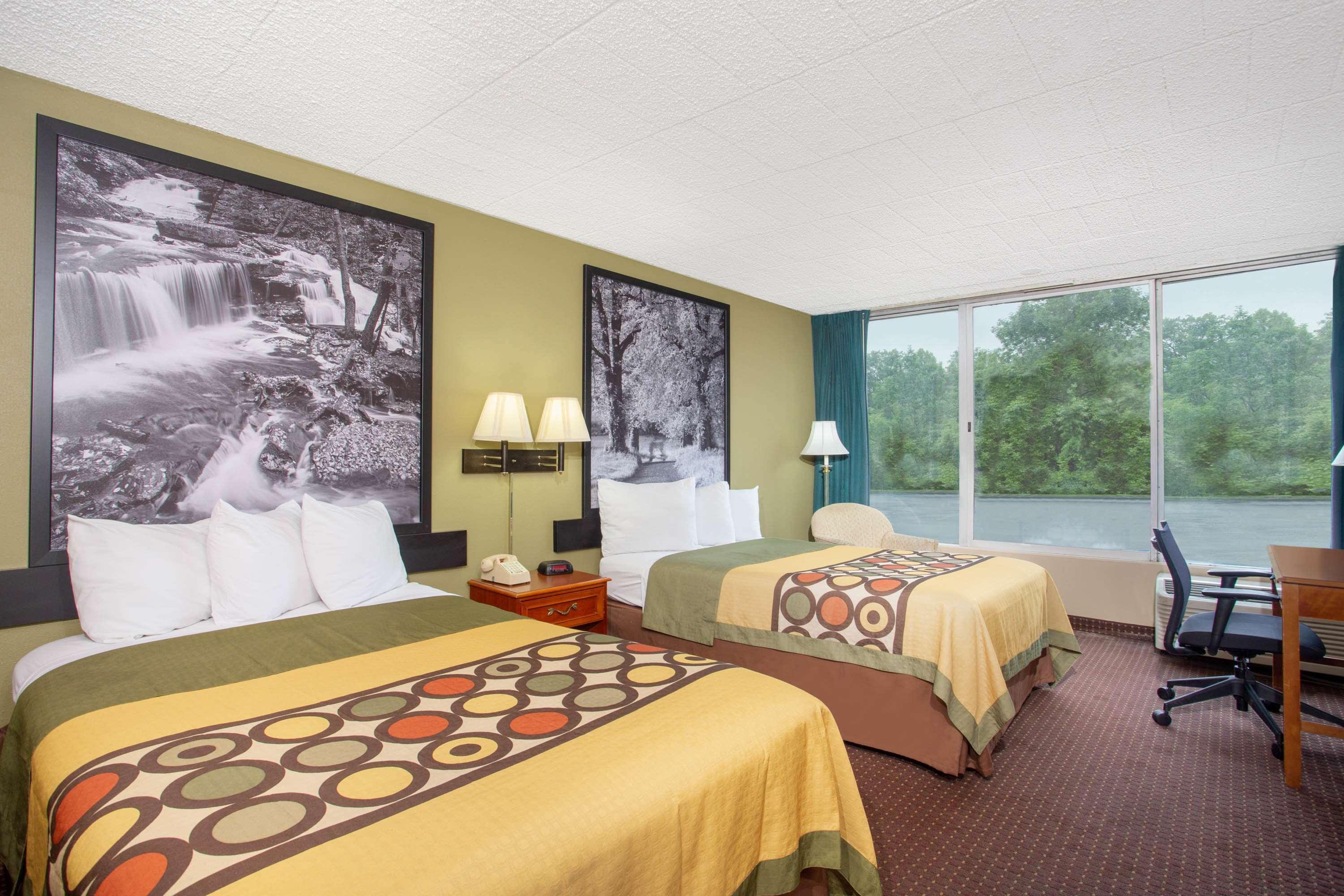 Super 8 By Wyndham Erie/i 90 Hotel Kearsarge