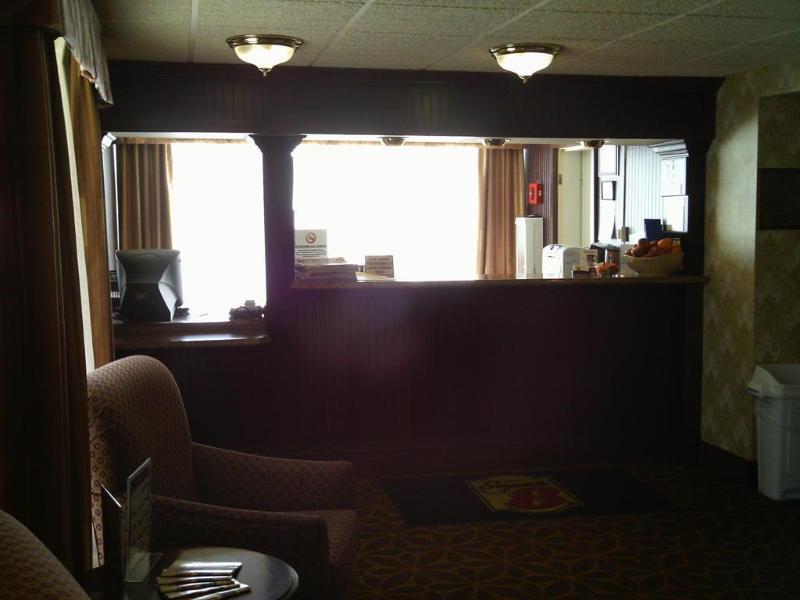 Super 8 By Wyndham Erie/i 90 Hotel 2*