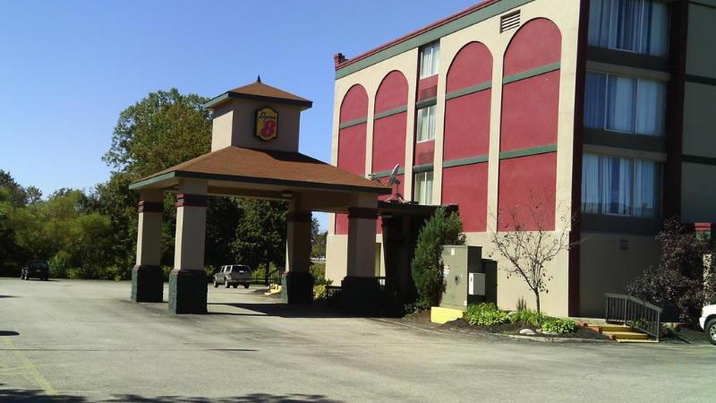 Hotel Super 8 By Wyndham Erie/i 90 Kearsarge