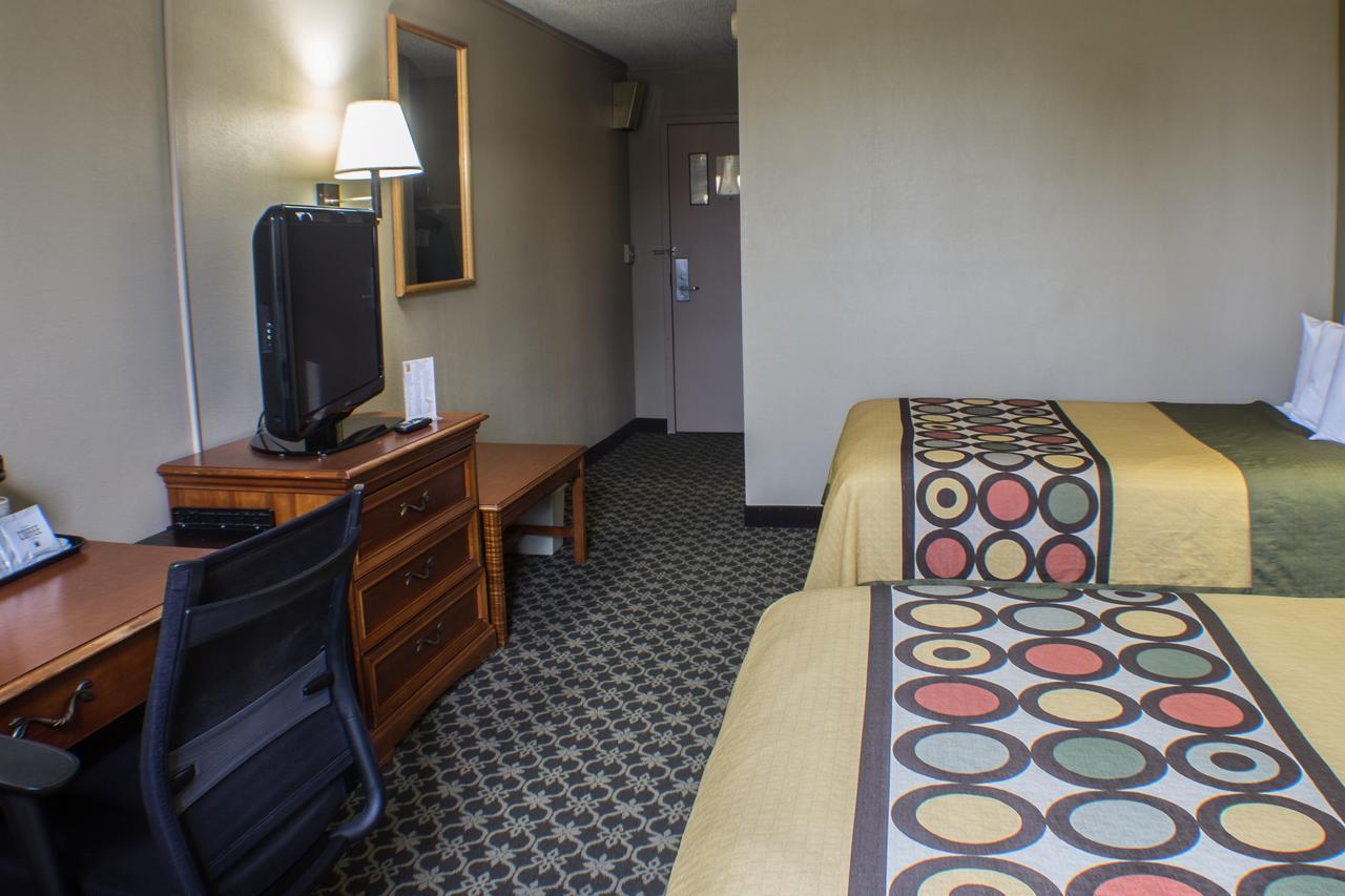 Hotel Super 8 By Wyndham Erie/i 90 Kearsarge