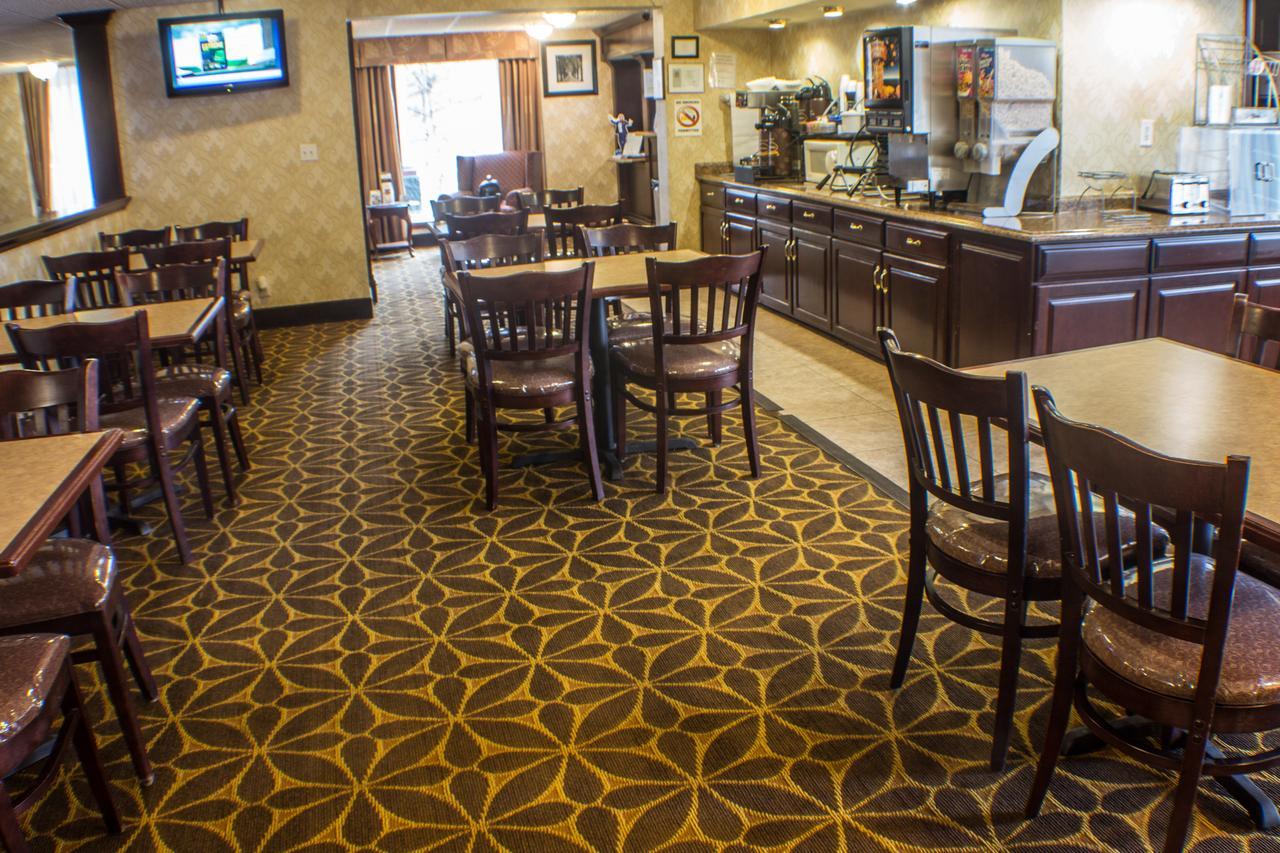 Hotel Super 8 By Wyndham Erie/i 90