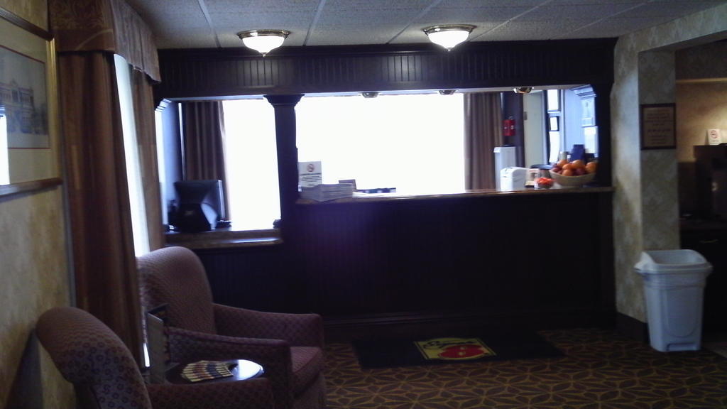 Super 8 By Wyndham Erie/i 90 Hotel Kearsarge