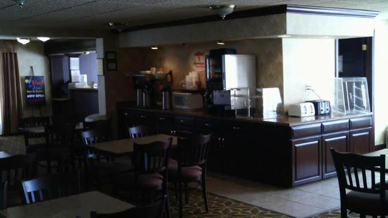 Super 8 By Wyndham Erie/i 90 Hotel Kearsarge
