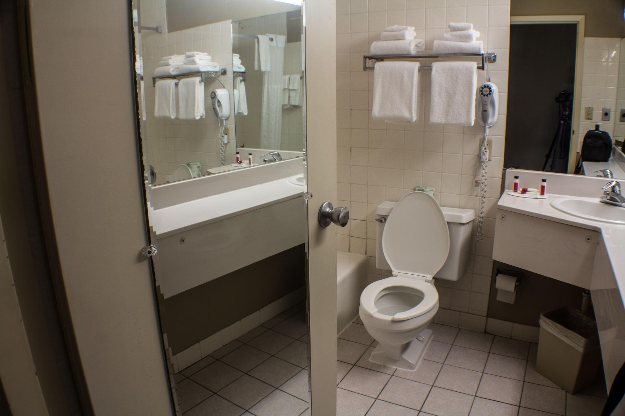 Hotel Super 8 By Wyndham Erie/i 90 Kearsarge