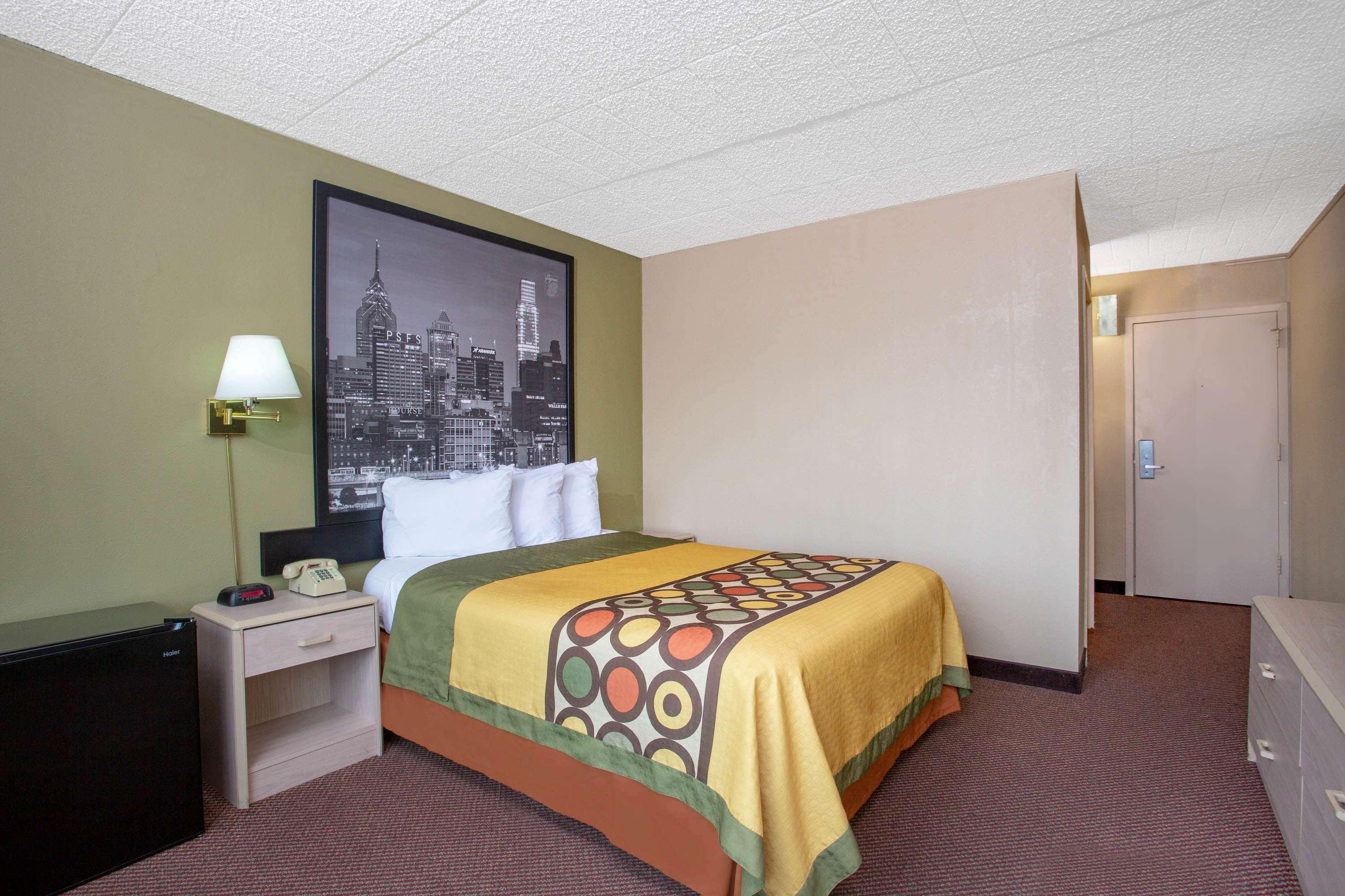 Super 8 By Wyndham Erie/i 90 Kearsarge
